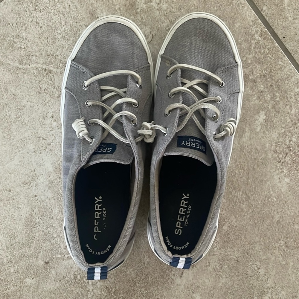 Sperry Women’s Crest Vibe Sneakers Sz 9